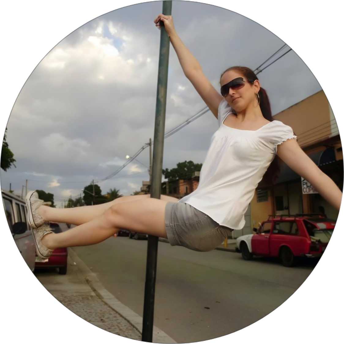 Addara Flor - Primeiro contato com pole dance em 2009